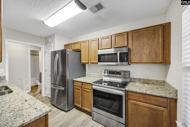 Building Photo - 815 Chablis Dr