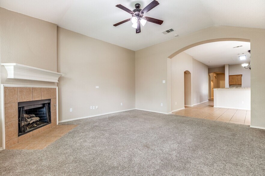 Building Photo - 1117 Red Hawk Dr