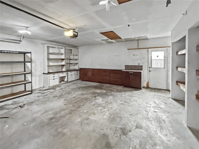 Building Photo - 5365 Winewood Dr
