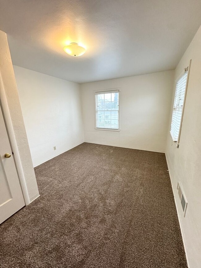 Building Photo - 1505 54th St