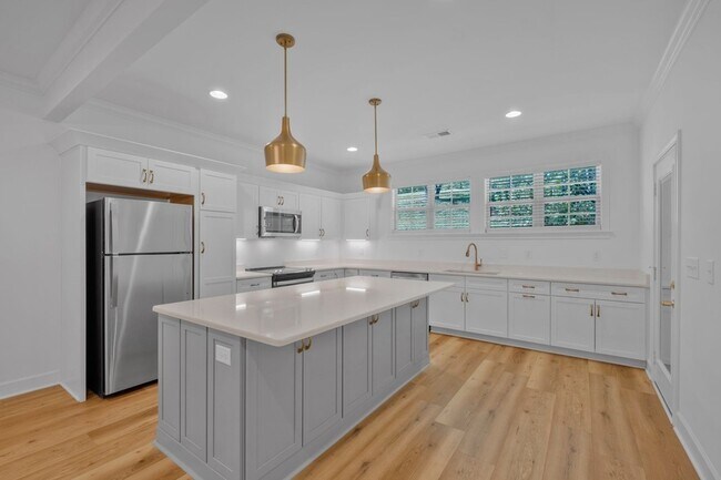 Building Photo - 118 Nickolas Cir