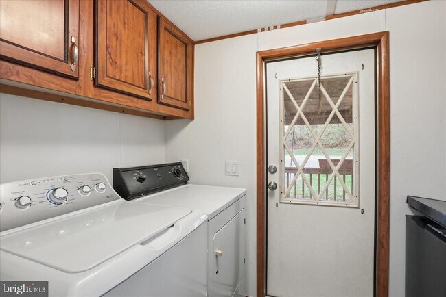 Building Photo - 1873 Clay Hill Rd