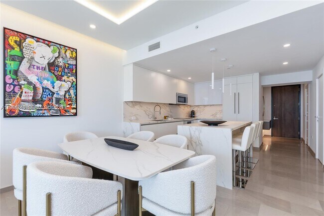 Building Photo - 88 SW 7th St