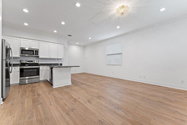 Building Photo - 4084 Faraday Wy