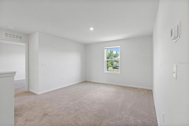 Building Photo - 612-612 Linnet Ct