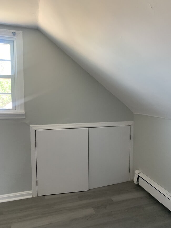 Building Photo - 1219 E Blancke St