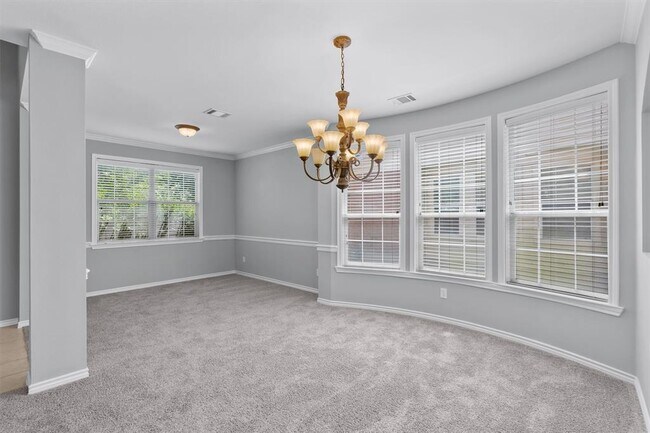 Building Photo - 2820 Mission Tejas Dr