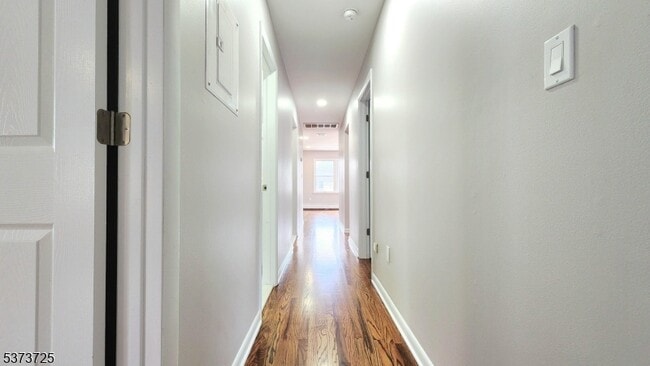 Building Photo - 223 Miller Ave