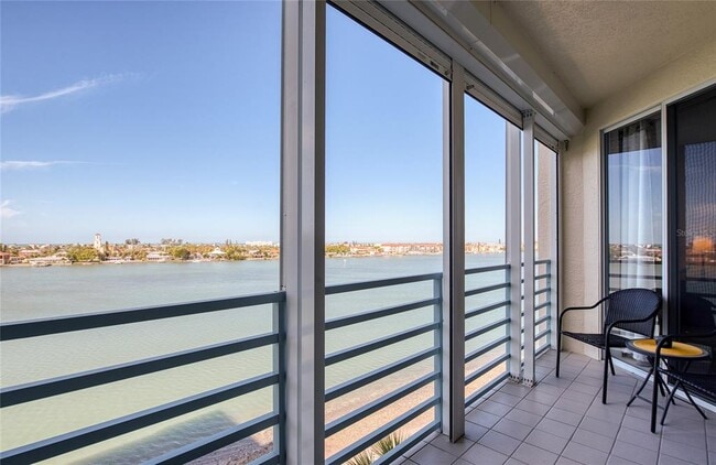 Building Photo - 7984 Sailboat Key Blvd S