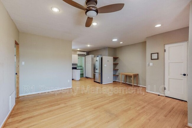 Building Photo - 1321 Lobo Pl NE