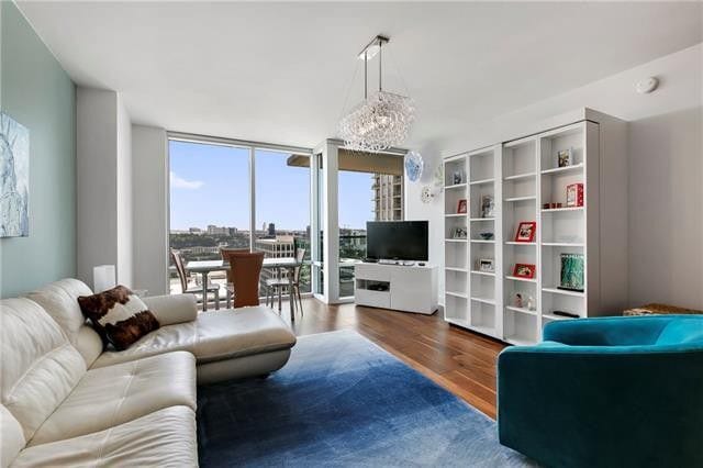 Building Photo - 300 Bowie St