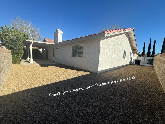 Building Photo - Elegant  4 Bed 2 Bath Home