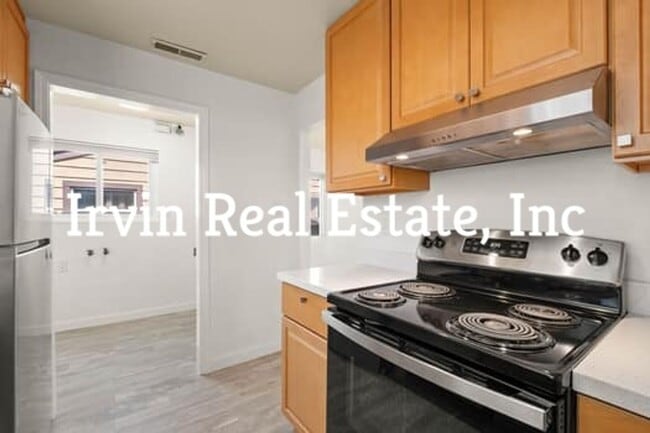 Building Photo - A Nice 4 Bedroom 1 Bath home