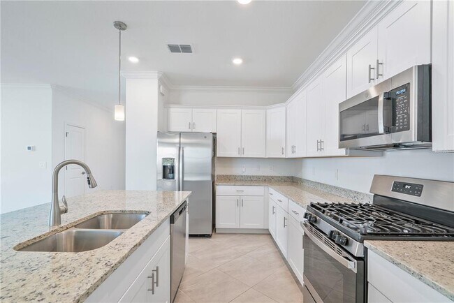 Building Photo - 17604 Fallen Br Wy