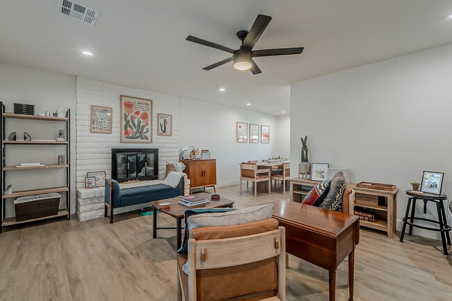 Building Photo - 2163 S Las Flores