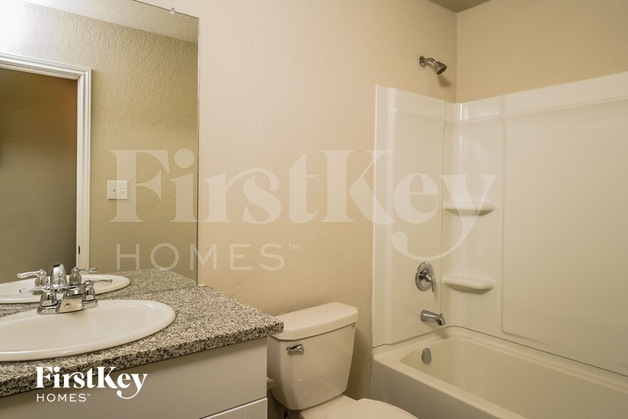 Building Photo - 13115 Rosemary Cove