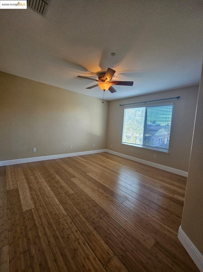 Building Photo - 1428 Legend Ln