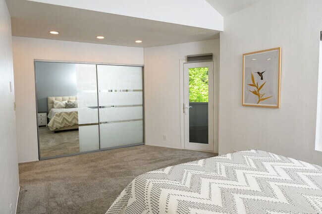 Building Photo - 8450 Via Sonoma