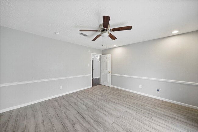 Building Photo - 2251 Middle Creek Dr