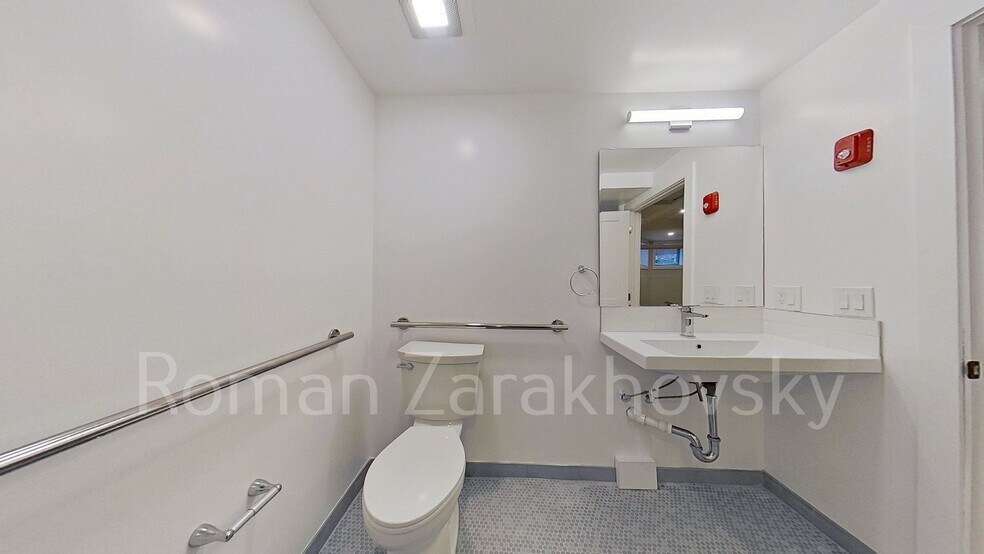 Building Photo - 2 Ayr Rd