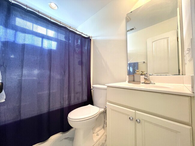 Building Photo - 126 Watchmen Ln