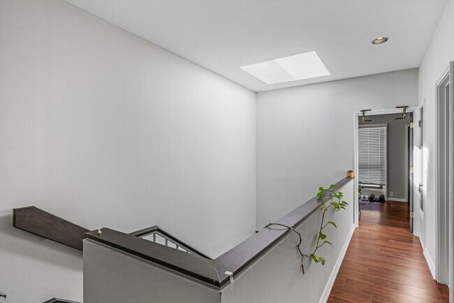 Building Photo - 501 Fenton Pl