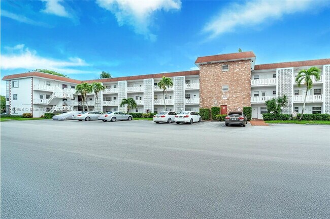 Building Photo - 4310 NW 12th Ct