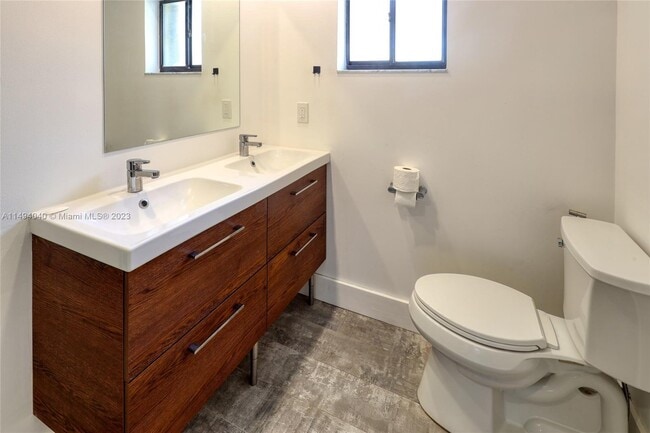 Building Photo - 3306 Torremolinos Ave