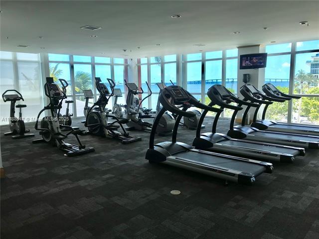 Building Photo - 1155 Brickell Bay Dr