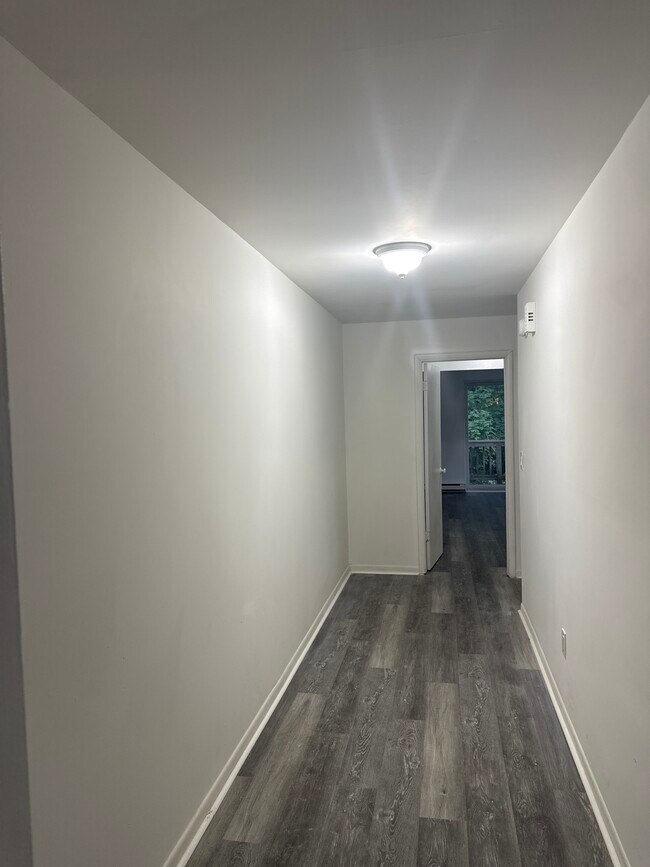 Building Photo - 21 Bleecker Pl