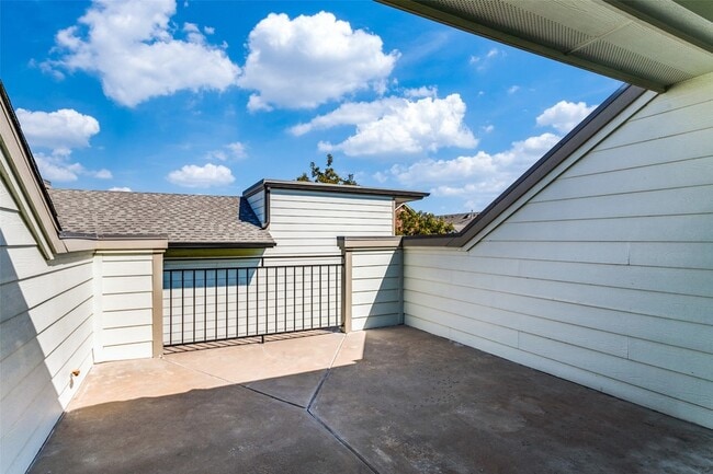 Building Photo - 4316 Hartford St