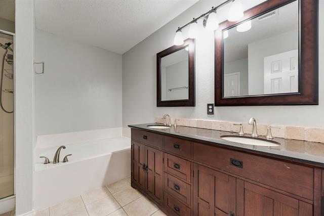 Building Photo - 9139 Grand Canal Dr