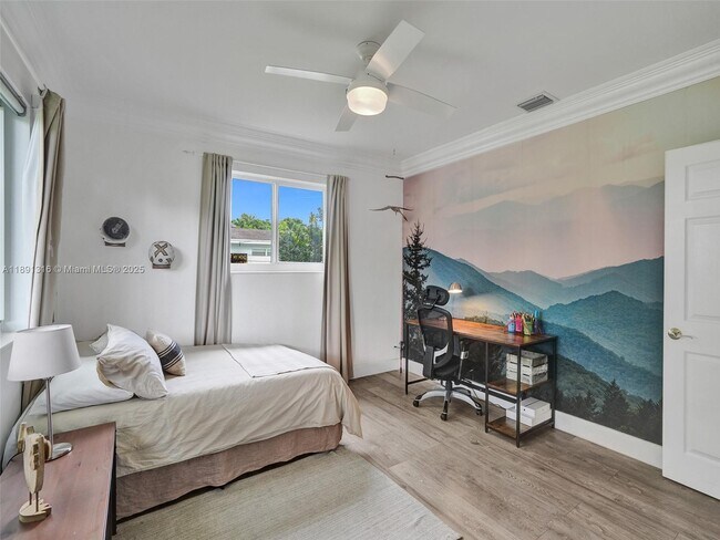 Building Photo - 13555 SW 74th Ave