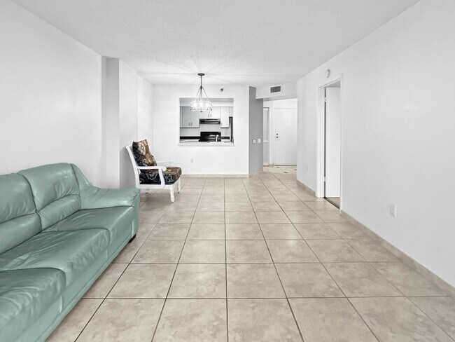 Building Photo - 2333 Feather Sound Dr