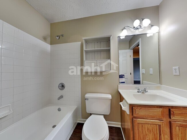 Building Photo - 7207 Rachaels Run