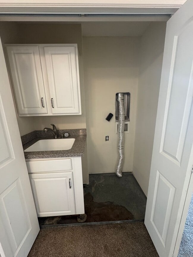Building Photo - 581 Beehler Dr