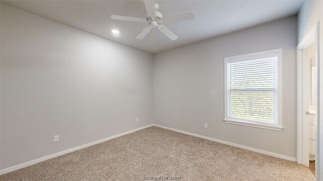 Building Photo - 1326 Prairie Dr