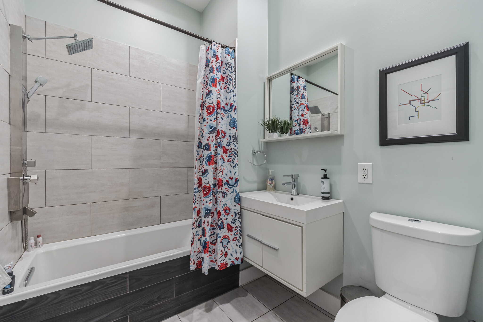 Upstairs Bathroom - 1921 Reed St