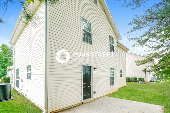 Building Photo - 3 Bedroom Pet-Friendly Home in Jonesboro, GA with Main Street Renewal