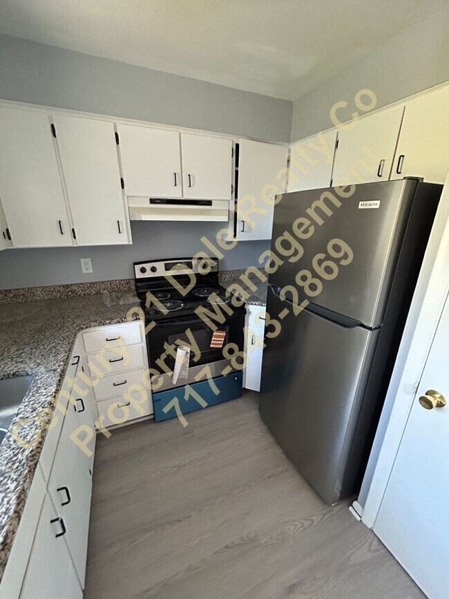 Building Photo - Meade Street 215-217