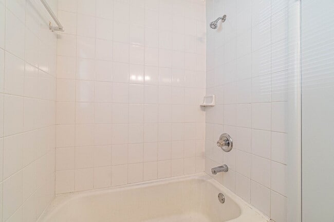 Building Photo - Three Bedroom Home in tree filled neighborhood!