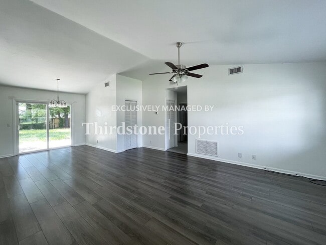 Building Photo - 139 Cherry Point Dr