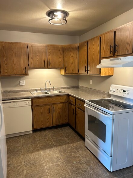 Building Photo - 2510 Kerry Ln