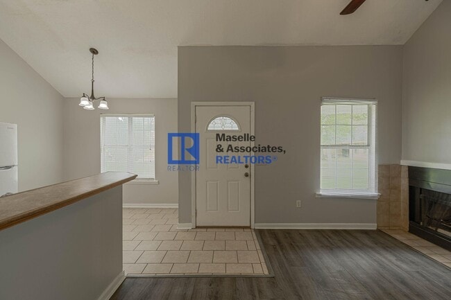 Building Photo - 3 Bed/2 Bath Home in Brandon