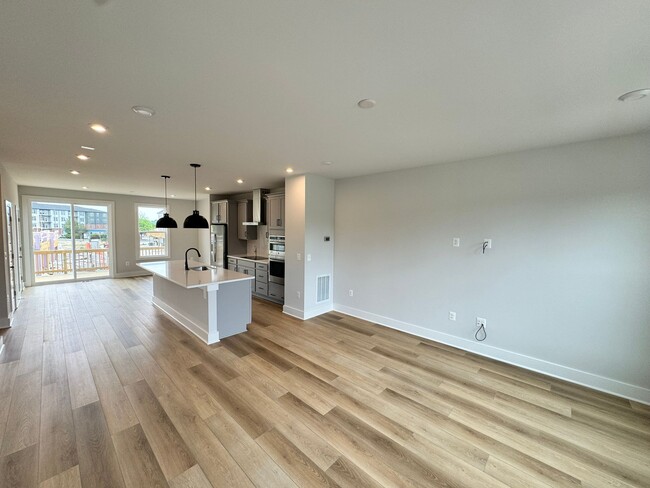 Building Photo - 10195 Blue Wing Ln