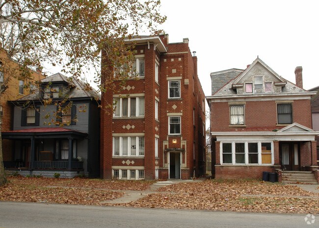 Building Photo - 908 9th Ave