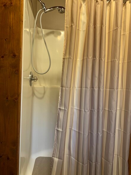 Shower - 826 Jones Mill Rd
