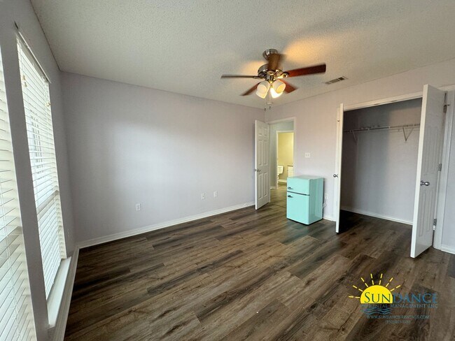 Building Photo - Stunning 4Bedroom Home in Alicia's Place of Crestview!