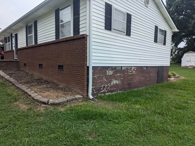 Building Photo - 908 Columbia Rd