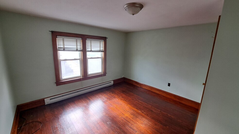 Building Photo - 99 Short St